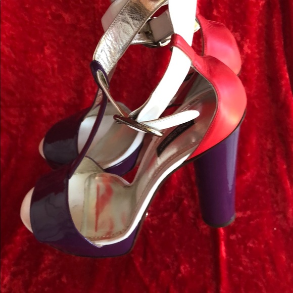 Dolce & Gabbana t-strap platform heels - Picture 5 of 10